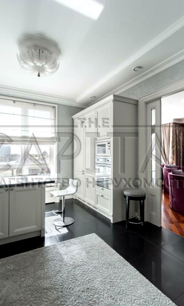 Spacious Premium Apartment near Government Buildings