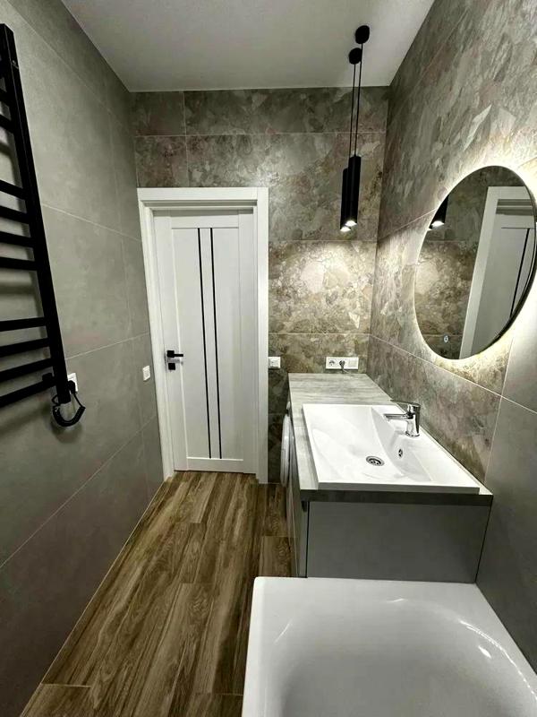 2-Room Apartment near Heroiv UPA Street with Modern Amenities