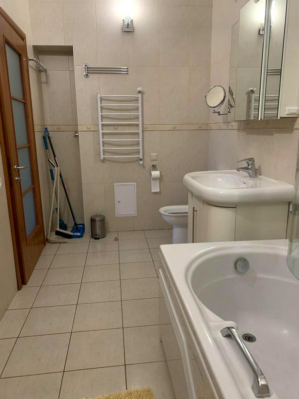VIP 2-Room Apartment in Arcadia Complex with Pool and Elevator