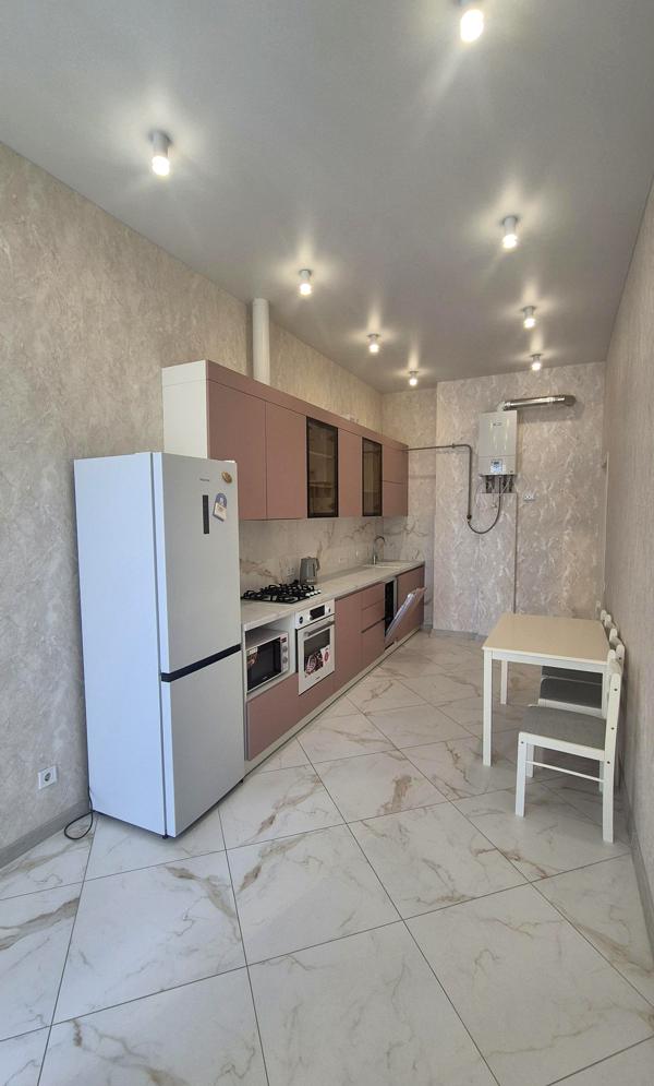 1-Bedroom Apartment near City Center with Fresh Renovation