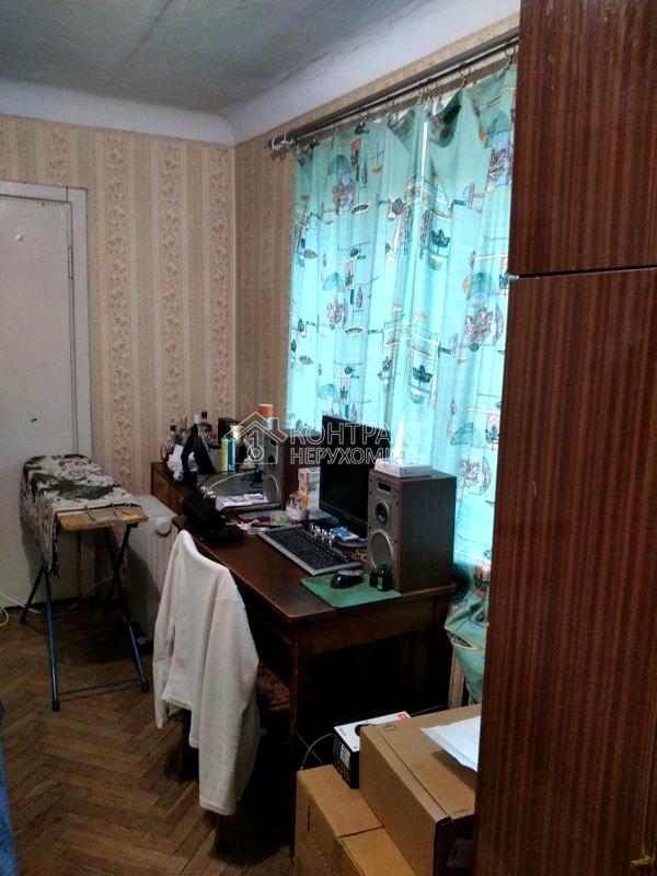 2-Bedroom Apartment Near Palats Sportu Metro with Convenient Location