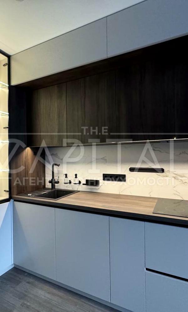 Designer 2-bedroom apartment in Holosiivskyi residential complex, Kyiv