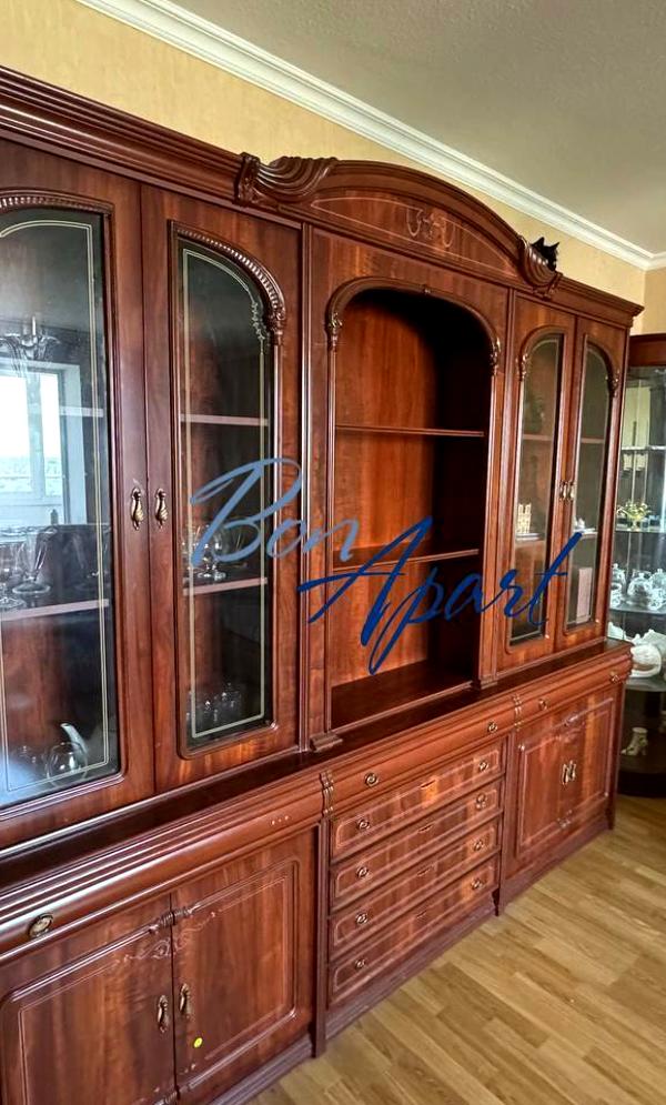 3-Room Apartment on the Dnipro River with Balcony and River View