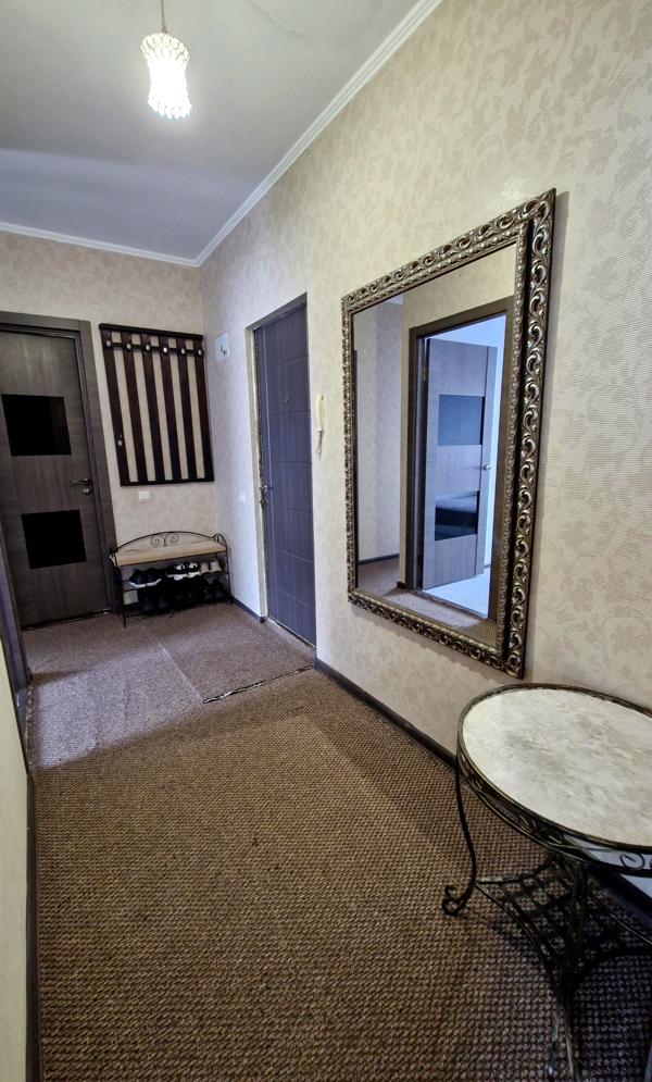 Cozy 2-Room Apartment on Santa Barbara with Amenities