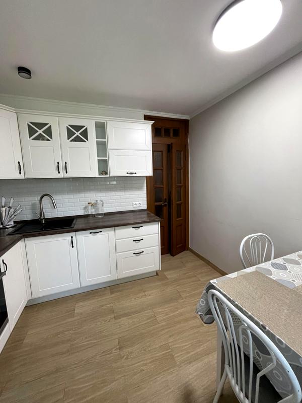 Two-room apartment in Obolon with modern furnishings near shopping center