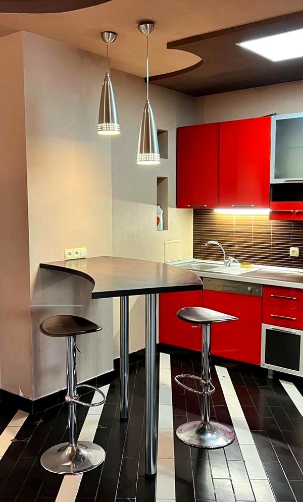 4-Room Apartment near Gagarin Prospect Metro, Fully Furnished