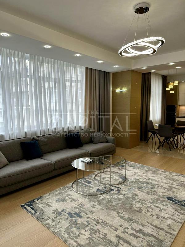 3-Bedroom Apartment in Kyiv City Center near Golden Gate Metro