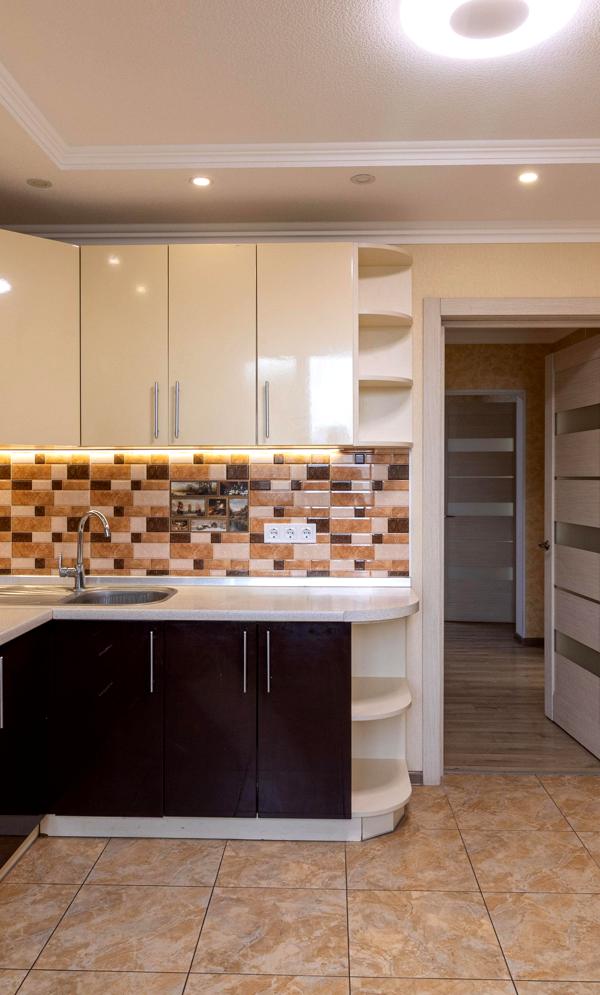 3-Room Apartment on Revutskogo Street with Modern Amenities