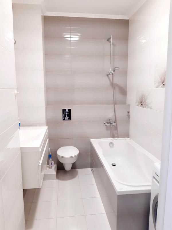 Stylish Studio Apartment in Central Location with Balcony