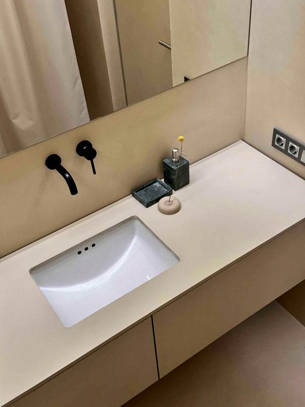 Designer Renovated 1-Bedroom Apartment in Grínvil Park