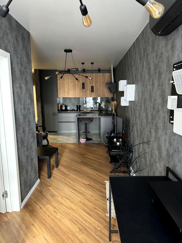 1-Room Apartment in Slavutych Complex, Ready for Viewing and Move-In