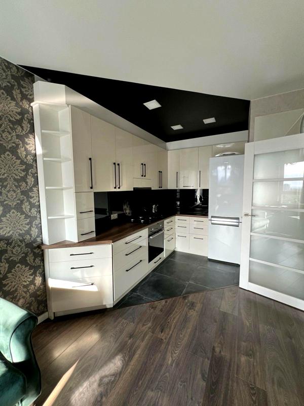 1-bedroom apartment with kitchen studio, good view, internet, enclosed loggia