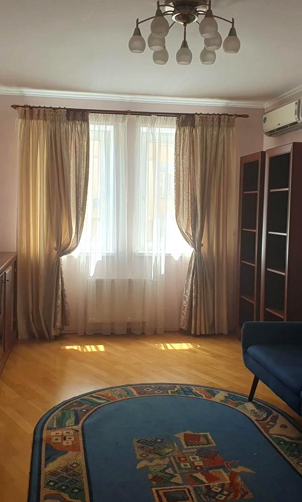 3-Room Furnished Apartment near Akademmistechko Metro