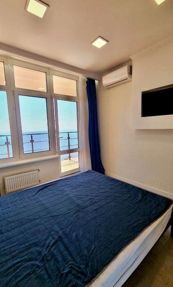 Sea View 2-Bedroom Apartment in 44 Pearl Complex, Arcadia