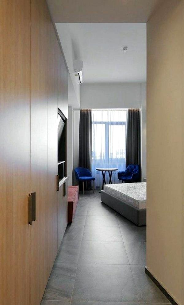 Luxury 1-bedroom apartment in central Kyiv with premium amenities