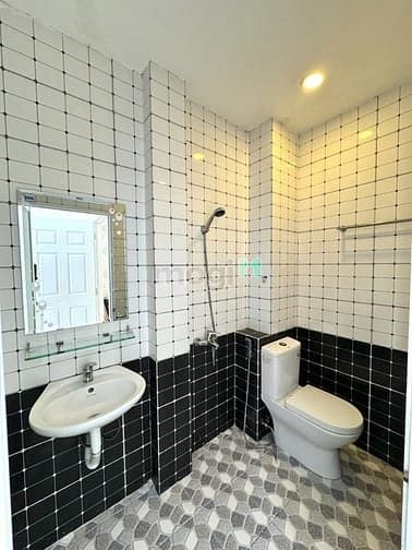 Modern Studio with Balcony Near Gia Dinh Park