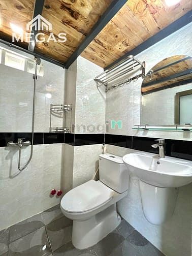 Duplex with Window and Balcony near CVPM Quang Trung
