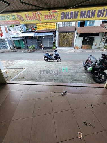 Spacious Commercial/Office Space on 3/2 Nguyen Chi Thanh Street