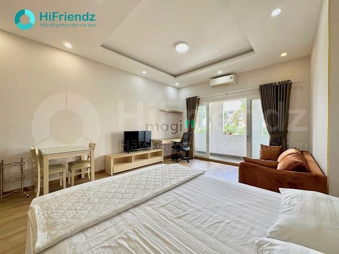 Studio apartment in Thao Dien with large balcony, 24/7 security