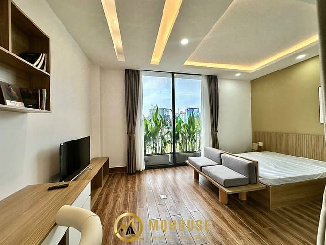 Modern Studio Apartment with Balcony in District 7