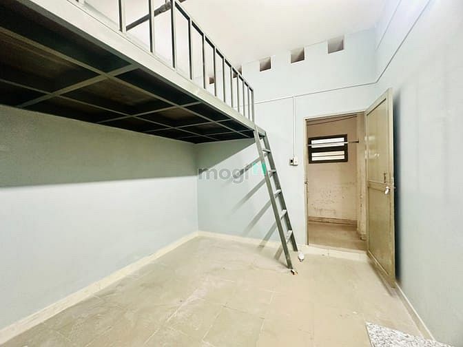 Spacious Loft-Style Room with Mezzanine Near Bustling Market