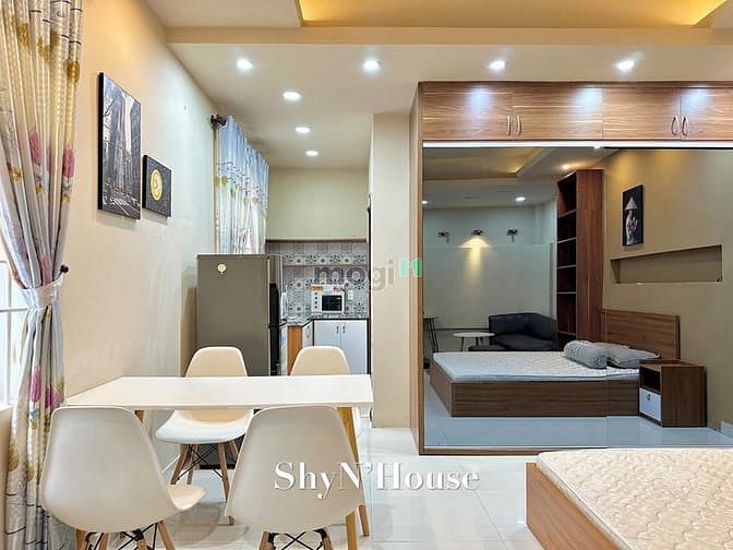 Modern 40m² Studio Near Vincom Mall