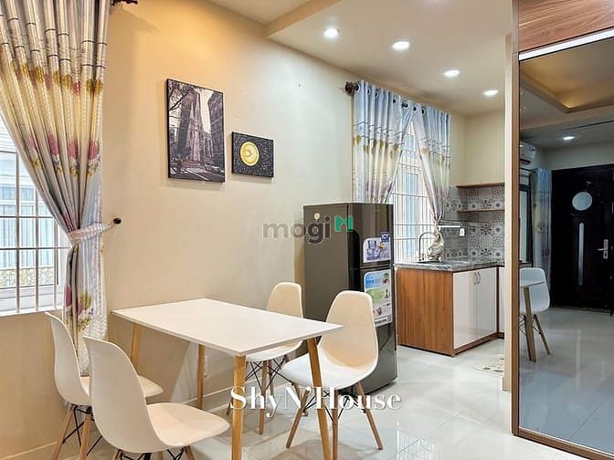 Modern 40m² Studio Near Vincom Mall
