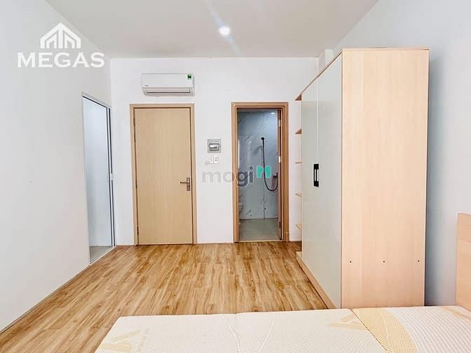 Modern Studio with Skylight on Phan Dang Luu