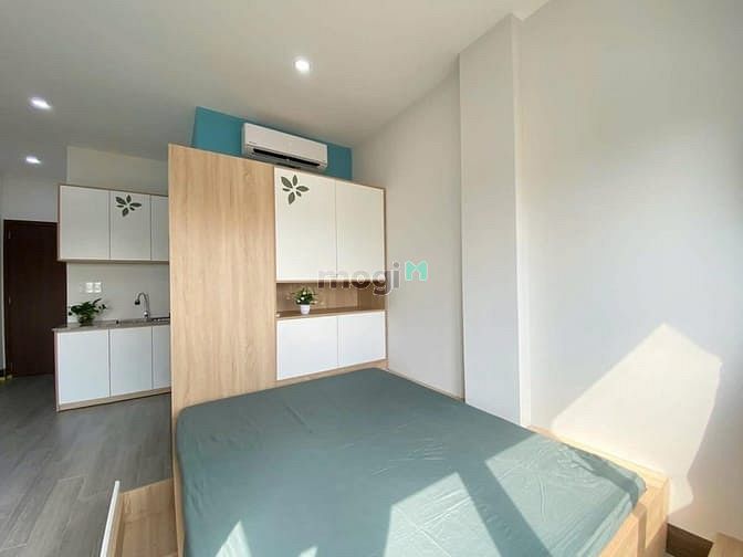 Modern Studio with Balcony in Binh Thanh