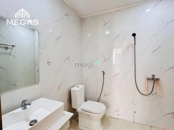 Modern Studio with Skylight on Phan Dang Luu
