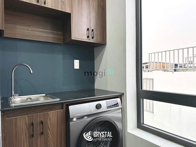 Modern Studio with Private Washing Near Mall