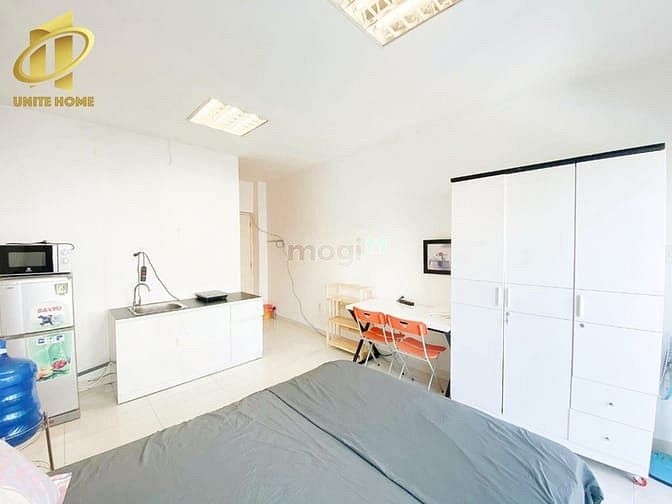 Modern Studio Near Le Van Tam Park