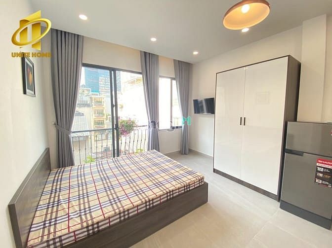 Modern Studio Near Park with Full Amenities