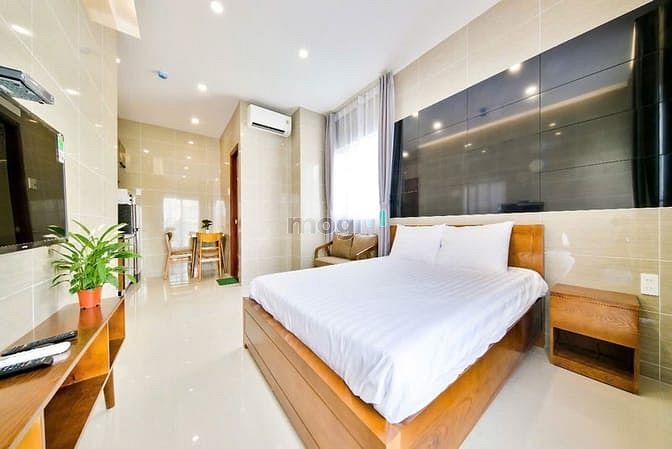 Modern Studio with Balcony near Nguyen Kiem