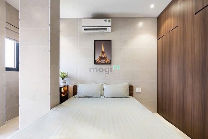 Modern Studio with Balcony in Phu Nhuan