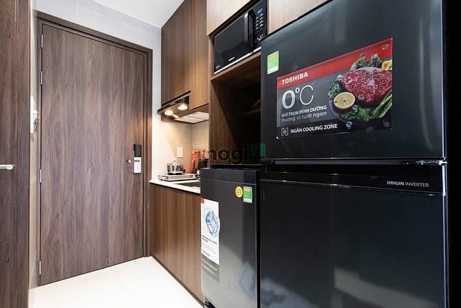 Modern Studio with Balcony in Phu Nhuan