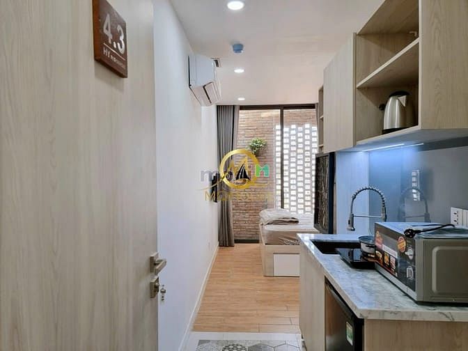 Modern Studio with Balcony in Le Van Sy