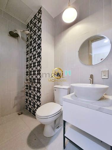 Modern Studio with Balcony in Le Van Sy