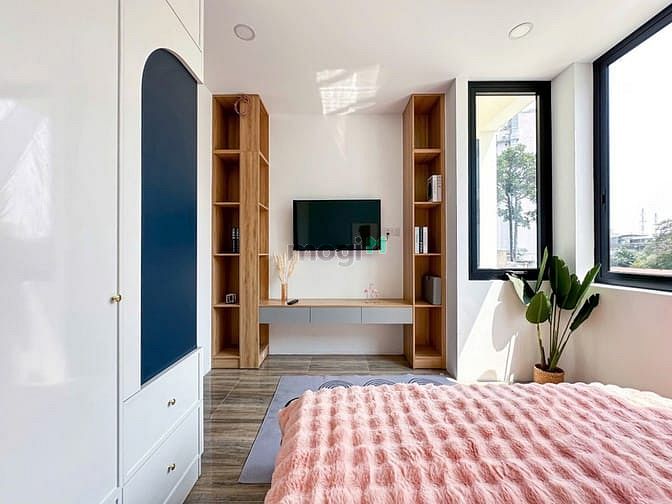 Modern Studio Near Airport with Designer Interior