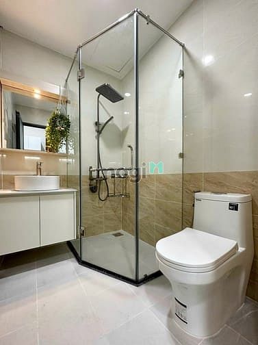 Modern Studio Near Airport with Full Amenities