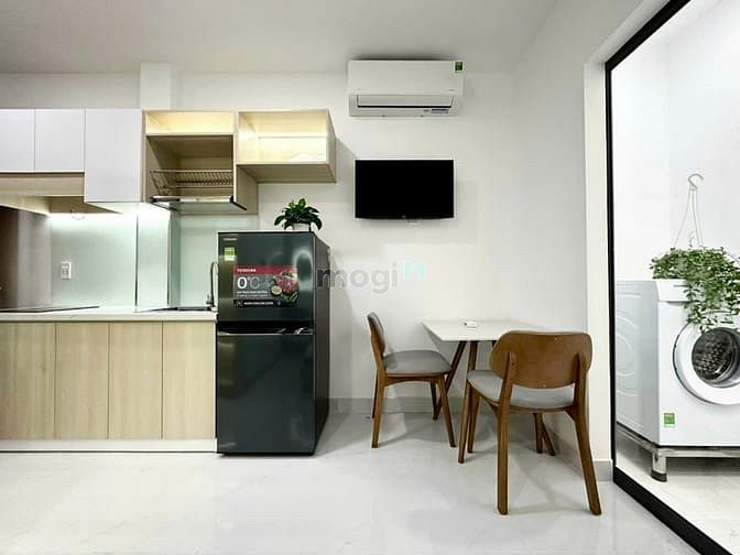 Modern Studio Near Airport with Full Amenities