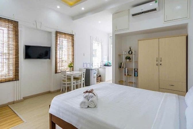 Modern Studio Apartment in District 1 with Balcony