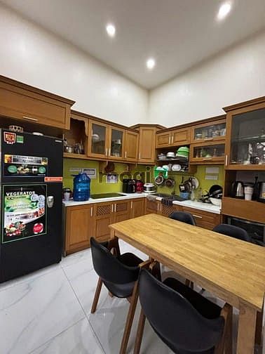 Modern Sleepbox with Shared Kitchen and Bathroom