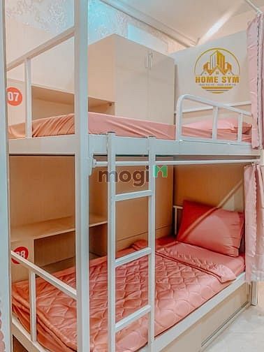 Modern Hostel with Rooftop Near Airport
