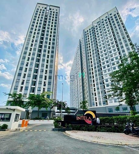 Modern Saigon Intela Apartment with Pool View
