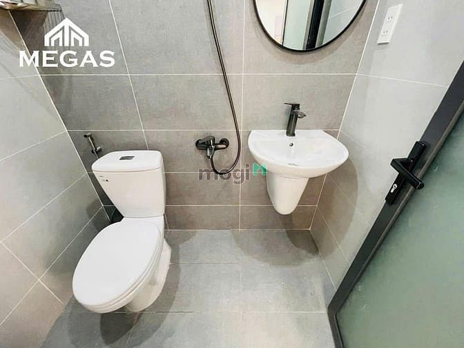 Modern Studio Apartment with Full Amenities