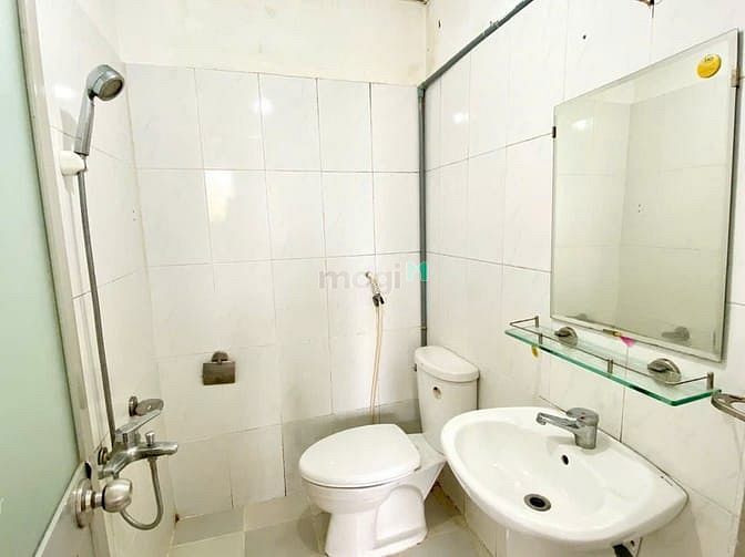 Modern Studio with Balcony on 4th Floor