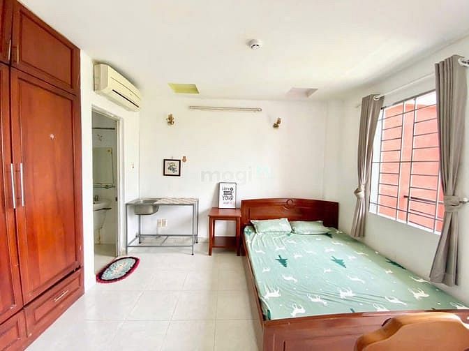 Modern Studio with Balcony on 4th Floor