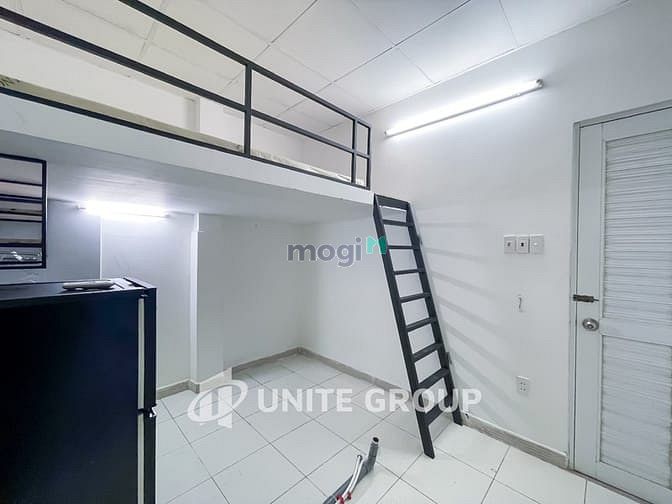 Modern Loft Studio Near District 3 Markets