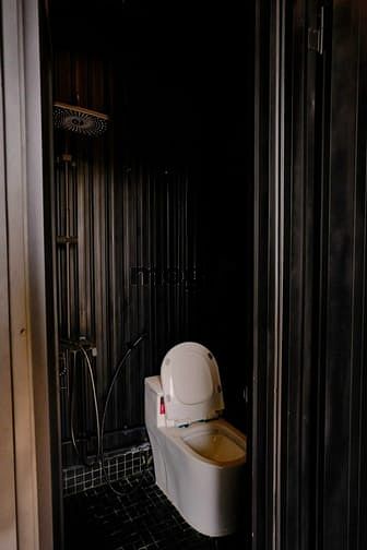 Modern Studio with Amenities
